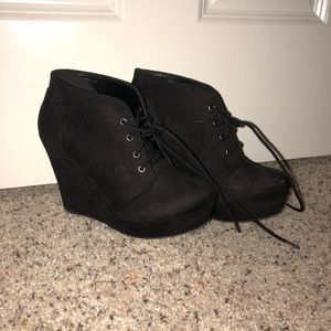 Black size 6? wedges